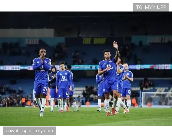 实时分析：莱斯特城对阵南安普顿，定位球防守中的混合策略见效